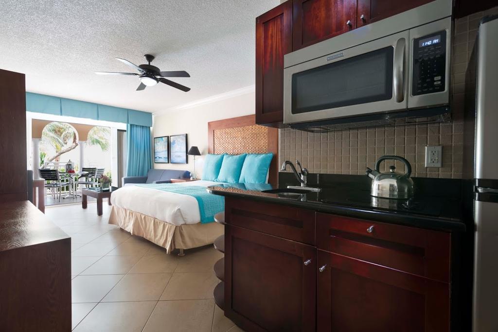 All Inclusive Divi Little Bay Beach Resort Philipsburg  Buitenkant foto